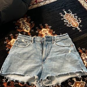 Abercrombie & Fitch The Mom Short (curve love)